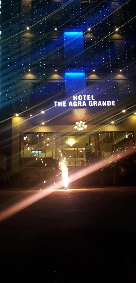 Hotel Agra Grande By Goyal Hoteliers Exterior foto