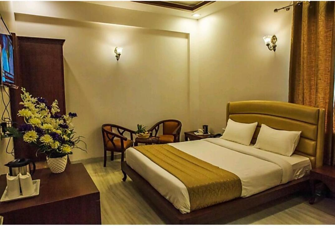 Hotel Agra Grande By Goyal Hoteliers Exterior foto